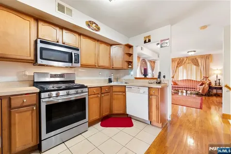 126 Amherst Street East Orange NJ 07018