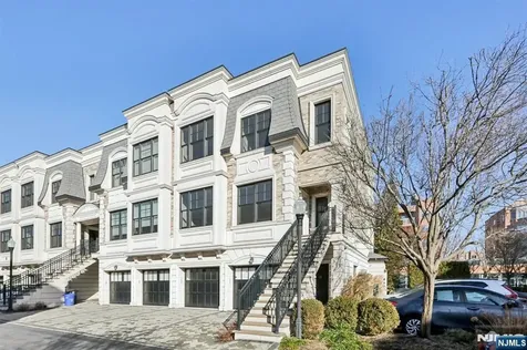 24 Marquis Court Edgewater NJ 07020