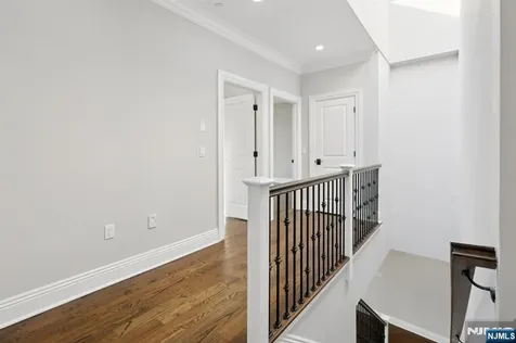 24 Marquis Court Edgewater NJ 07020