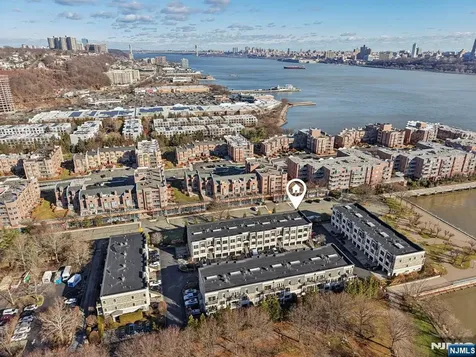 24 Marquis Court Edgewater NJ 07020