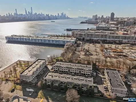 24 Marquis Court Edgewater NJ 07020