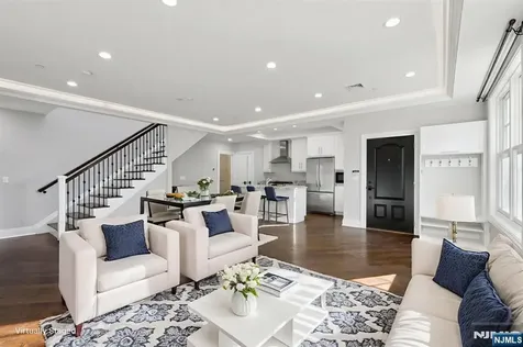 24 Marquis Court Edgewater NJ 07020