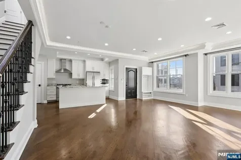 24 Marquis Court Edgewater NJ 07020