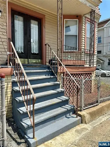 156 19th Avenue Irvington NJ 07111