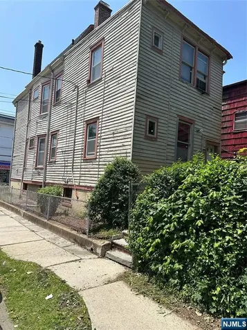 156 19th Avenue Irvington NJ 07111