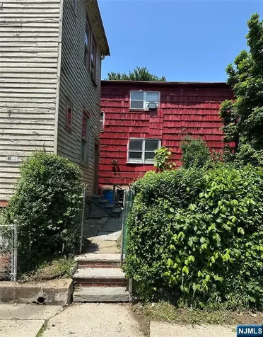 156 19th Avenue Irvington NJ 07111