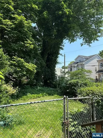 156 19th Avenue Irvington NJ 07111