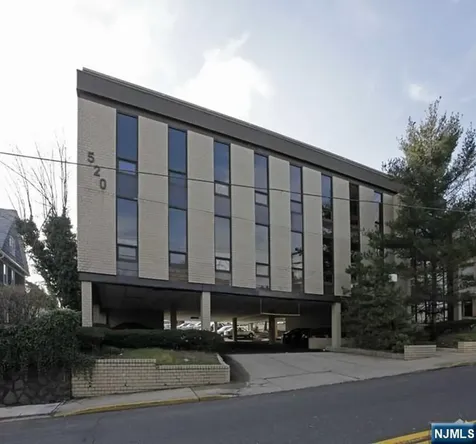 520 Main Street Fort Lee NJ 07024
