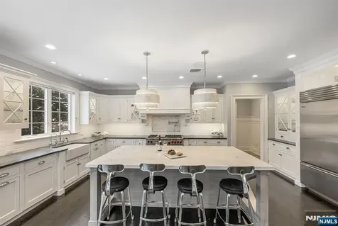 11 Aldbury Drive Upper Saddle River NJ 07458