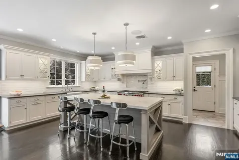 11 Aldbury Drive Upper Saddle River NJ 07458