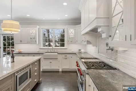11 Aldbury Drive Upper Saddle River NJ 07458
