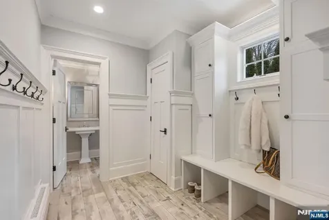 11 Aldbury Drive Upper Saddle River NJ 07458