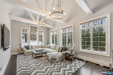 11 Aldbury Drive Upper Saddle River NJ 07458