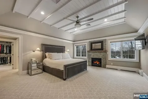 11 Aldbury Drive Upper Saddle River NJ 07458