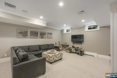11 Aldbury Drive Upper Saddle River NJ 07458