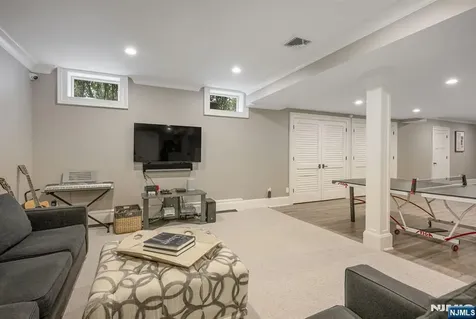 11 Aldbury Drive Upper Saddle River NJ 07458