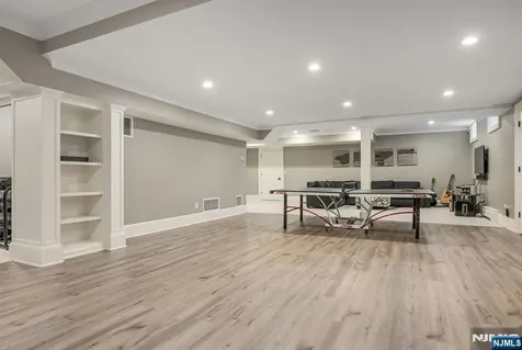 11 Aldbury Drive Upper Saddle River NJ 07458