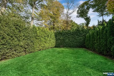 11 Aldbury Drive Upper Saddle River NJ 07458