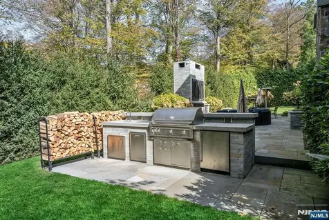 11 Aldbury Drive Upper Saddle River NJ 07458