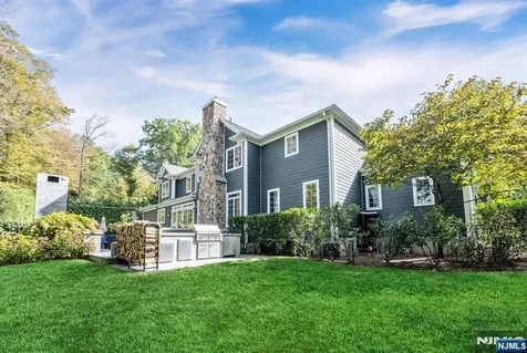11 Aldbury Drive Upper Saddle River NJ 07458