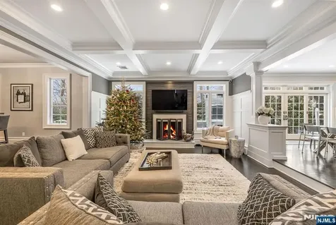 11 Aldbury Drive Upper Saddle River NJ 07458