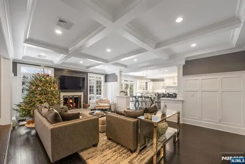 11 Aldbury Drive Upper Saddle River NJ 07458