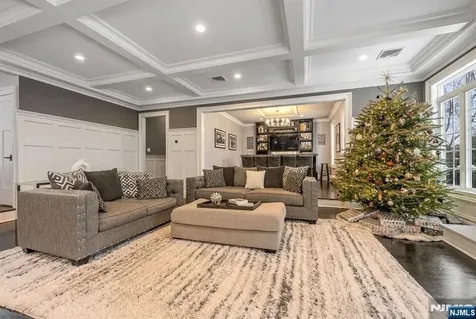 11 Aldbury Drive Upper Saddle River NJ 07458