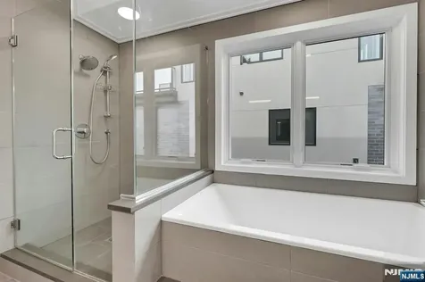 716 Undercliff Avenue Edgewater NJ 07020