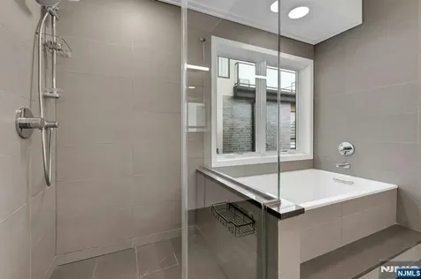 716 Undercliff Avenue Edgewater NJ 07020