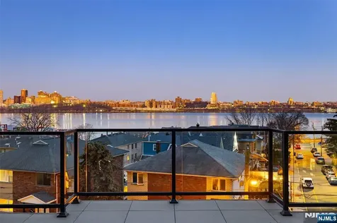 716 Undercliff Avenue Edgewater NJ 07020