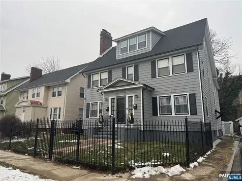 327 Maple Avenue East Orange NJ 07017