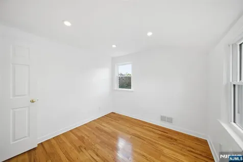 61 Rose Street Cresskill NJ 07626