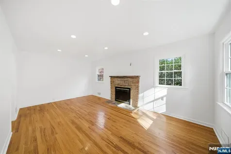 61 Rose Street Cresskill NJ 07626