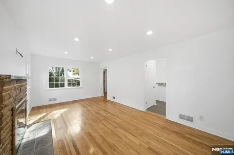61 Rose Street Cresskill NJ 07626
