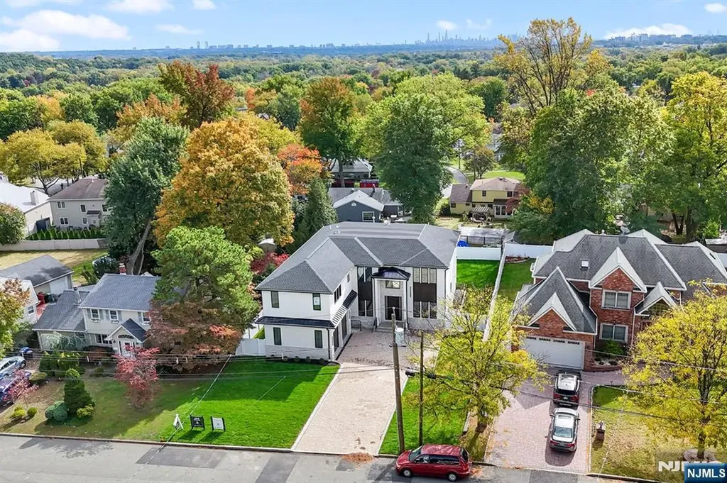156 Stuart Street Paramus NJ 07652