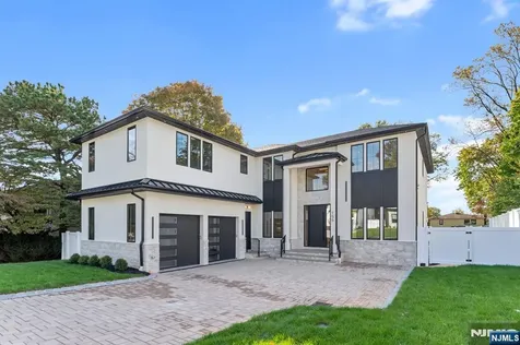 156 Stuart Street Paramus NJ 07652