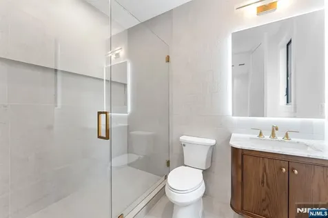 156 Stuart Street Paramus NJ 07652