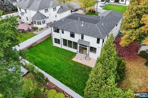 156 Stuart Street Paramus NJ 07652