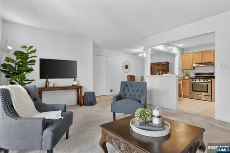 560 Holly Court Mahwah NJ 07430