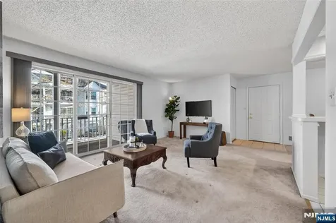 560 Holly Court Mahwah NJ 07430