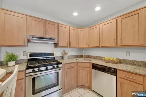 560 Holly Court Mahwah NJ 07430
