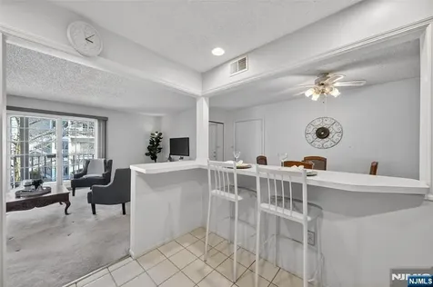 560 Holly Court Mahwah NJ 07430