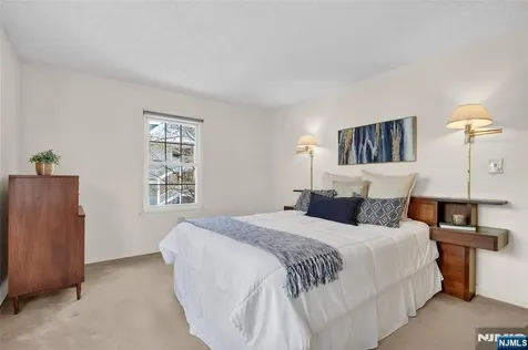 560 Holly Court Mahwah NJ 07430