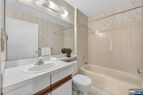 560 Holly Court Mahwah NJ 07430