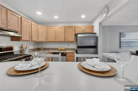 560 Holly Court Mahwah NJ 07430
