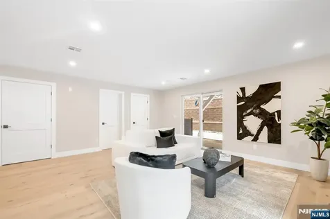 188 Broadway Woodcliff Lake NJ 07677