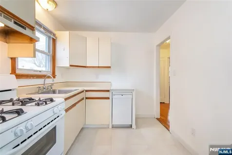 116 Edison Street Clifton NJ 07013