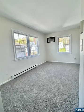 283 Orchard Street Elmwood Park NJ 07407