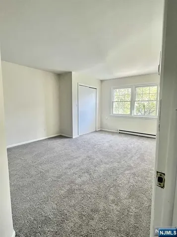 283 Orchard Street Elmwood Park NJ 07407