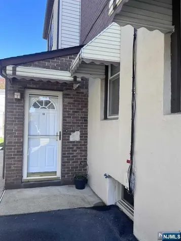 283 Orchard Street Elmwood Park NJ 07407
